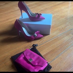 Karen millen NWOT hot pink heels and mini purse heels are size 9 women